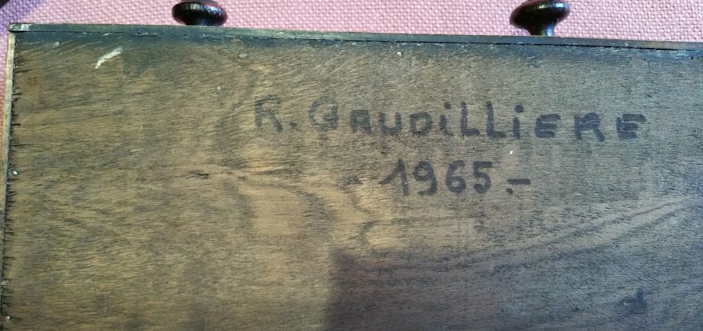 1965 l'étagére à pipes ,fond couvercle